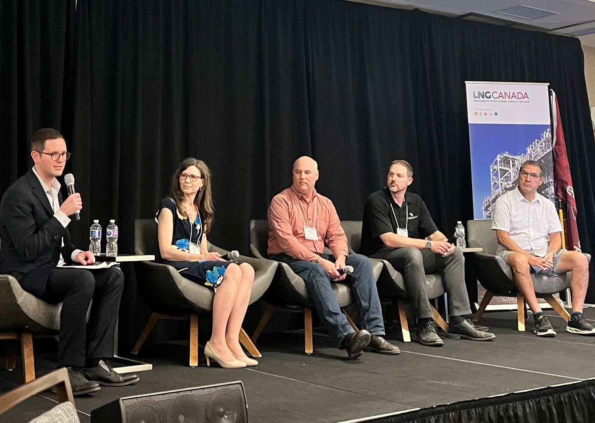 ceoquynlanpgcc's tweet image. Currently listening to the Prosperity in the North Panel at the #TrueNorth2023 Business Development Forum. 

Thank you @KielGiddens for moderating this panel of incredible business leaders.