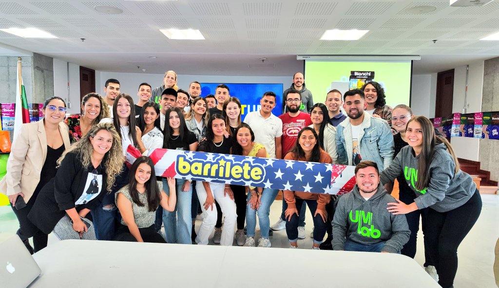 umanizales's tweet photo. #Ideatum
Muchas creatividad y productos innovadores propusieron los estudiantes para la empresa @somos_super. Un espacio para plantear retos, soluciones y compartir experiencias que contribuyan a expandir los productos de Super ๐ https://t.co/5OAHYt4bH2