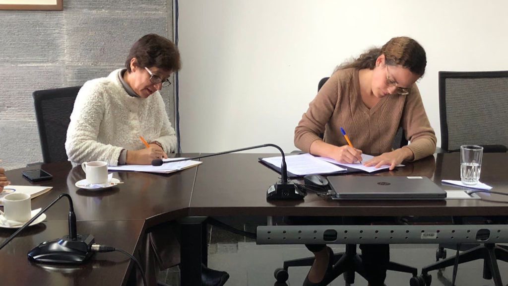 mariabrownp's tweet photo. Firmamos un convenio de cooperación con el @CpccsEc para impulsar procesos educativos en transparencia, ética, lucha contra la corrupción y #ParticipaciónCiudadana. ¡Una gran iniciativa para construir un mejor futuro! 📚🌟 #TransformaciónEducativa #Transparencia #ControlSocial https://t.co/fkcGcQJB9w