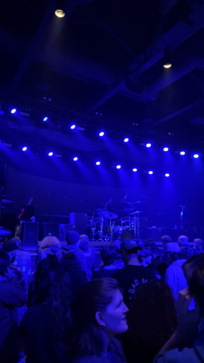 _vanessavintage's tweet photo. We’re waiting @spiritboxband !! It’s my husbands birthday!! Give Carlito a shout-out pleasseeeee! 🖤🤘🏽 we’re so excited! https://t.co/iEEQaTR64O