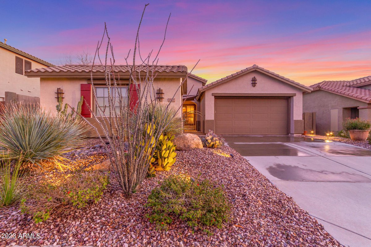 OPEN HOUSE at this Open spacious split floor plan home In the highly sought after lakeside community of Anthem on Saturday, May 6th, From 10:00am - 12:00pm carolroyseteam.com/listings/2517-…
#openhouse #Anthem #Anthemaz #arizona #azrealestate #carolroyse #carolroyseteam  #yourhomesoldrealty