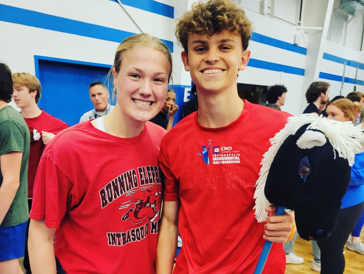 MachinMarketing's tweet photo. We work hard. We play hard. Thank you @EasternHSMedia for bringing back our Lil KY Derby!  My #juniors PLACED in the events. 🐎 Way to go!! Thank you @squizzysquier for organizing the events &amp; being my partner these past 2️⃣years!! 💙#winplaceshow https://t.co/08Ll8R4EbW