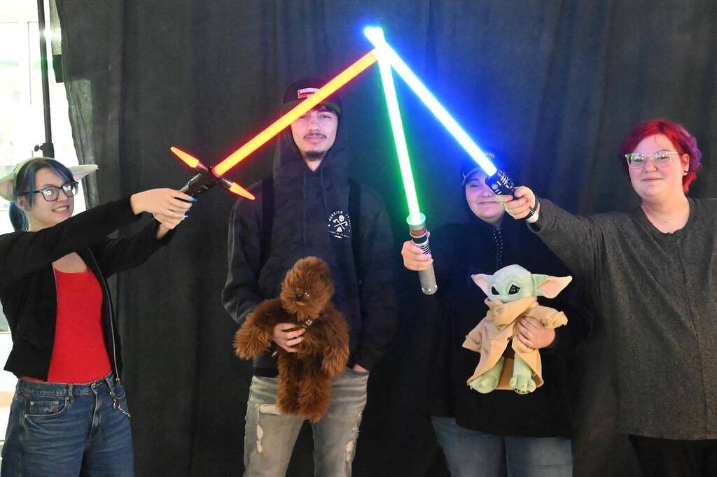 gadmectc's tweet image. We had some fun with Star Wars day! #mectc #graphicart #photography #starwarsday #lightsaber #maythe4thbewithyou instagr.am/p/Cr1hvCpORwF/