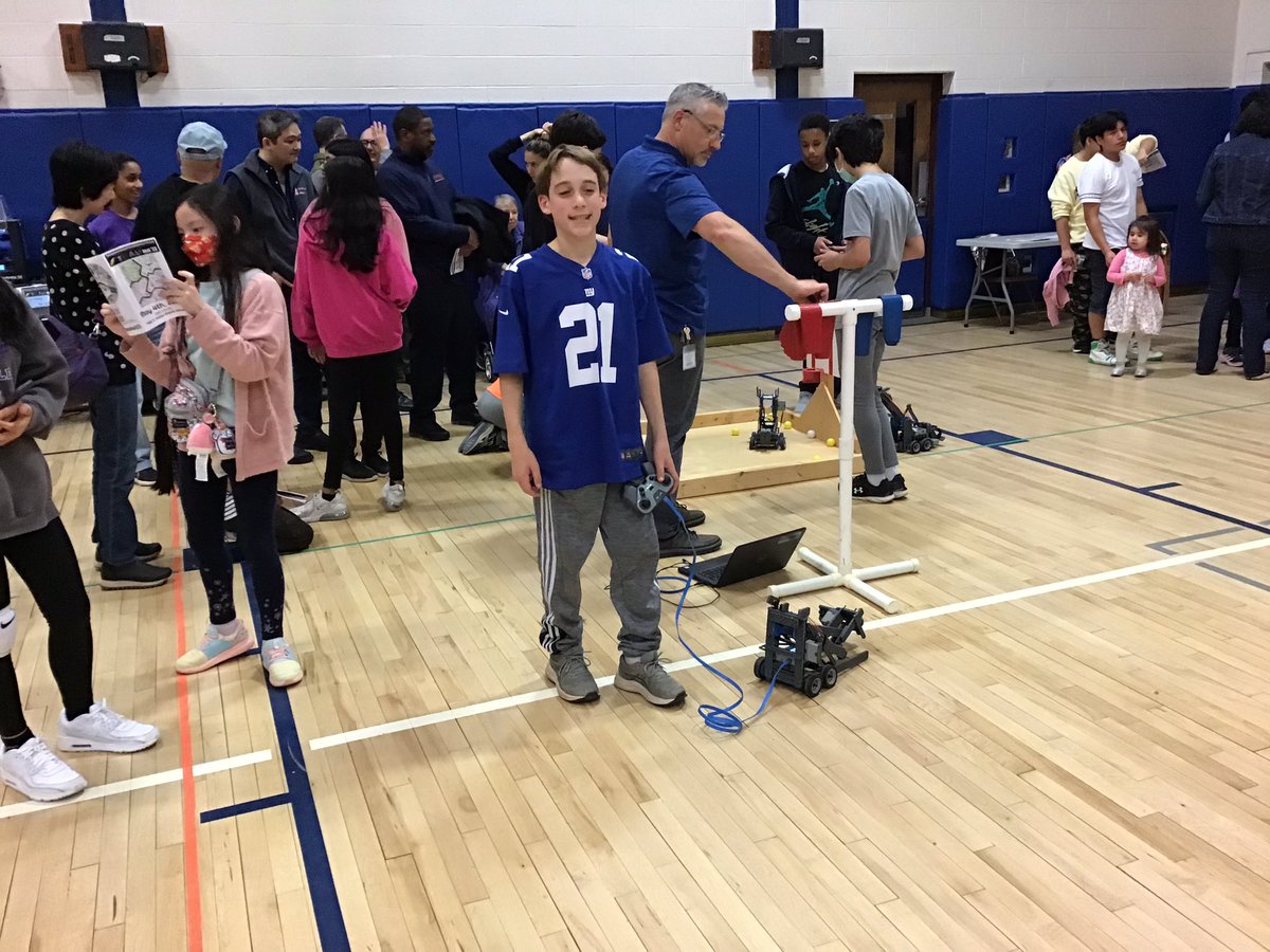 ccsdtechfac2's tweet photo. #ccsdsteamfest23 https://t.co/zka8kMPtqS