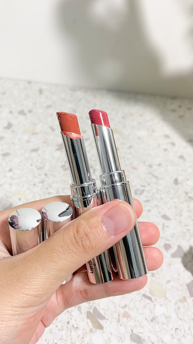 ajengut_'s tweet photo. Yang lagi viral yang lagi viral yang lagi viral. Buruan dicekot mumpung warnanya masih lengkappp

Lagi diskon loh mayan

https://t.co/yt79eIfDdP

#redalipglocolorbalm #racuninmakeup #lipbalm https://t.co/5Jrug4N8sp