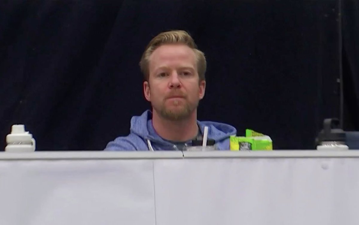 ciaomichaella's tweet photo. Commentators talked about how Fujisawa started the game looking to dominate but now find themselves down 0-3 after another steal from Grandy & how 🐐 @NiklasEdin is a consultant/guest coach who's trained w/ them after the Players' Championship #CoachNik #curling #GSOC https://t.co/7uA6xC7poi
