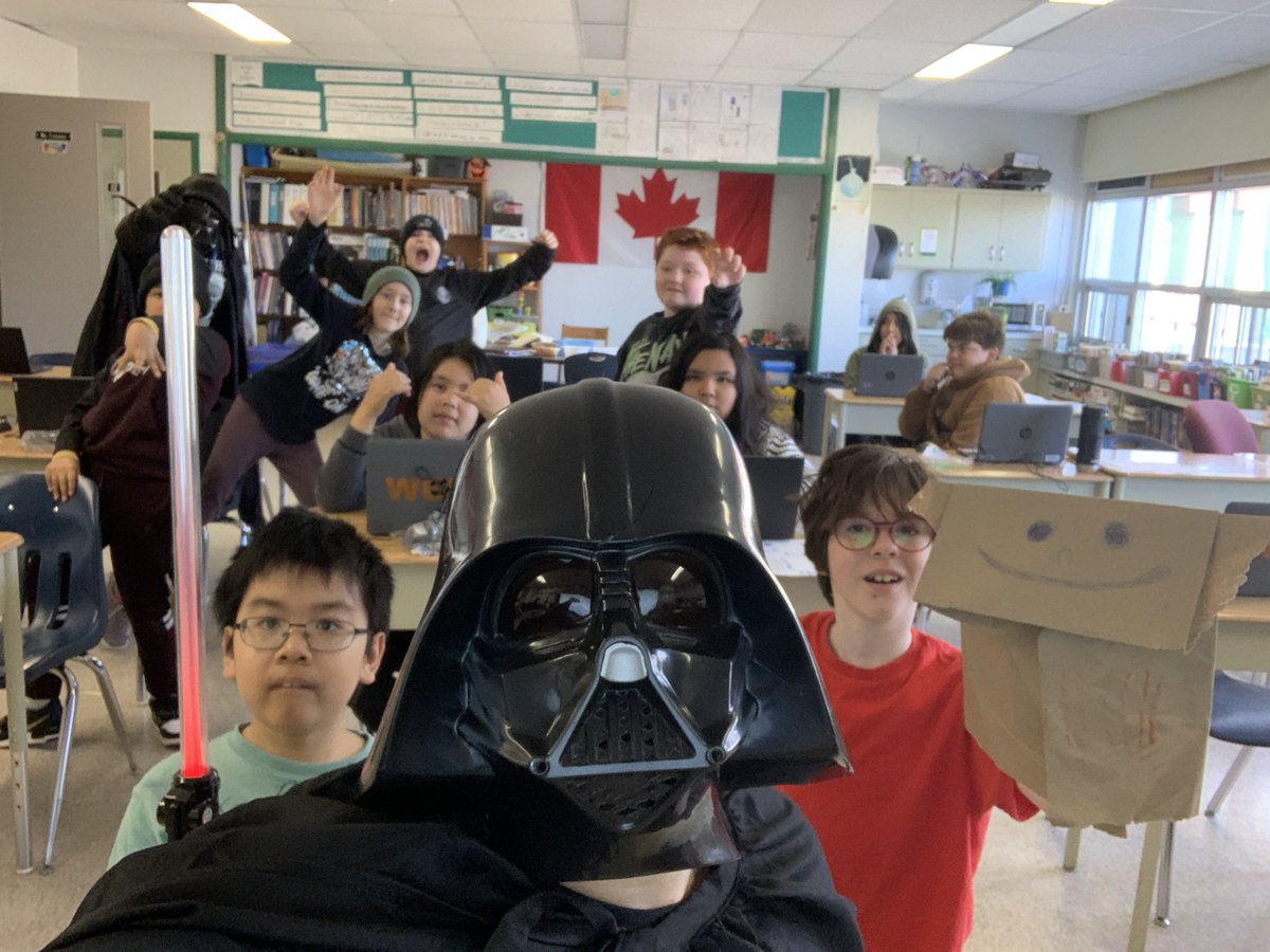 #May4thBeWithYou from @LPS_McKellar today we made some Jabba the Hut slime and #code a Star Wars story! #LPStb