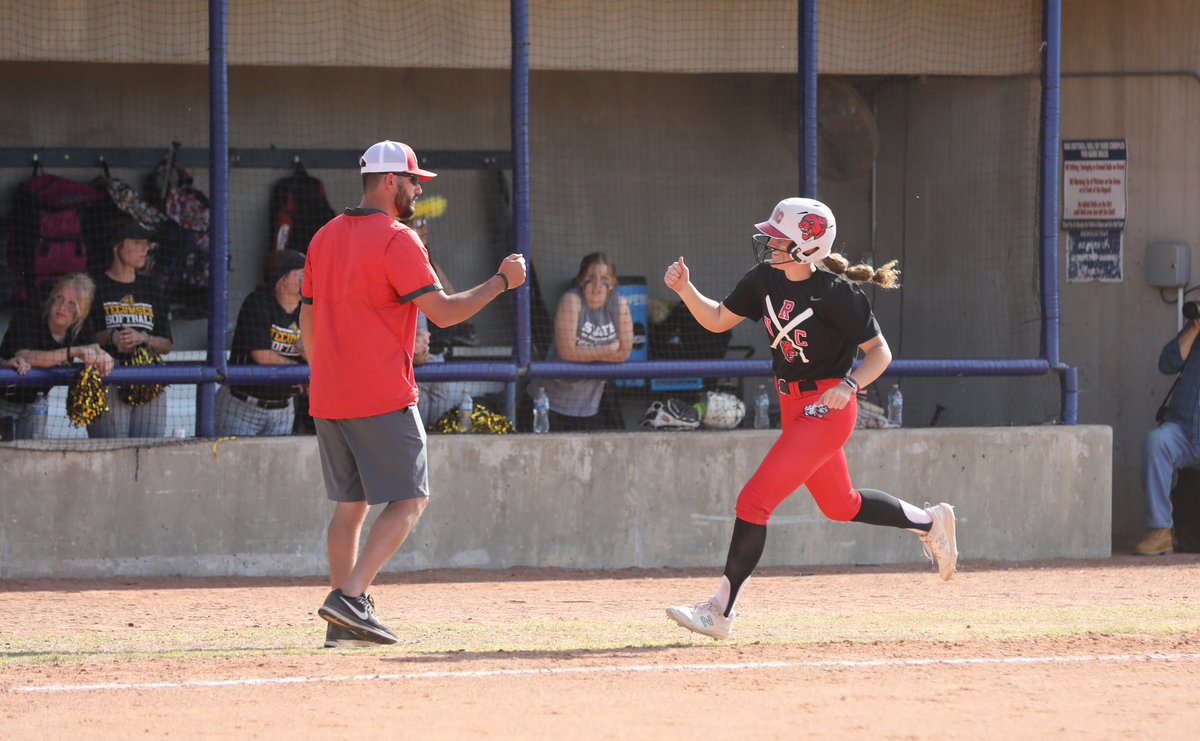 haleyhacker_'s tweet photo. What an incredible season! Ending 38-2 and going BACK TO BACK! This team is truly something special and I can’t wait to see what the future holds!! 
#backtobackstatechamps 
#wedefendedthecrown https://t.co/mVsZeZkNa2