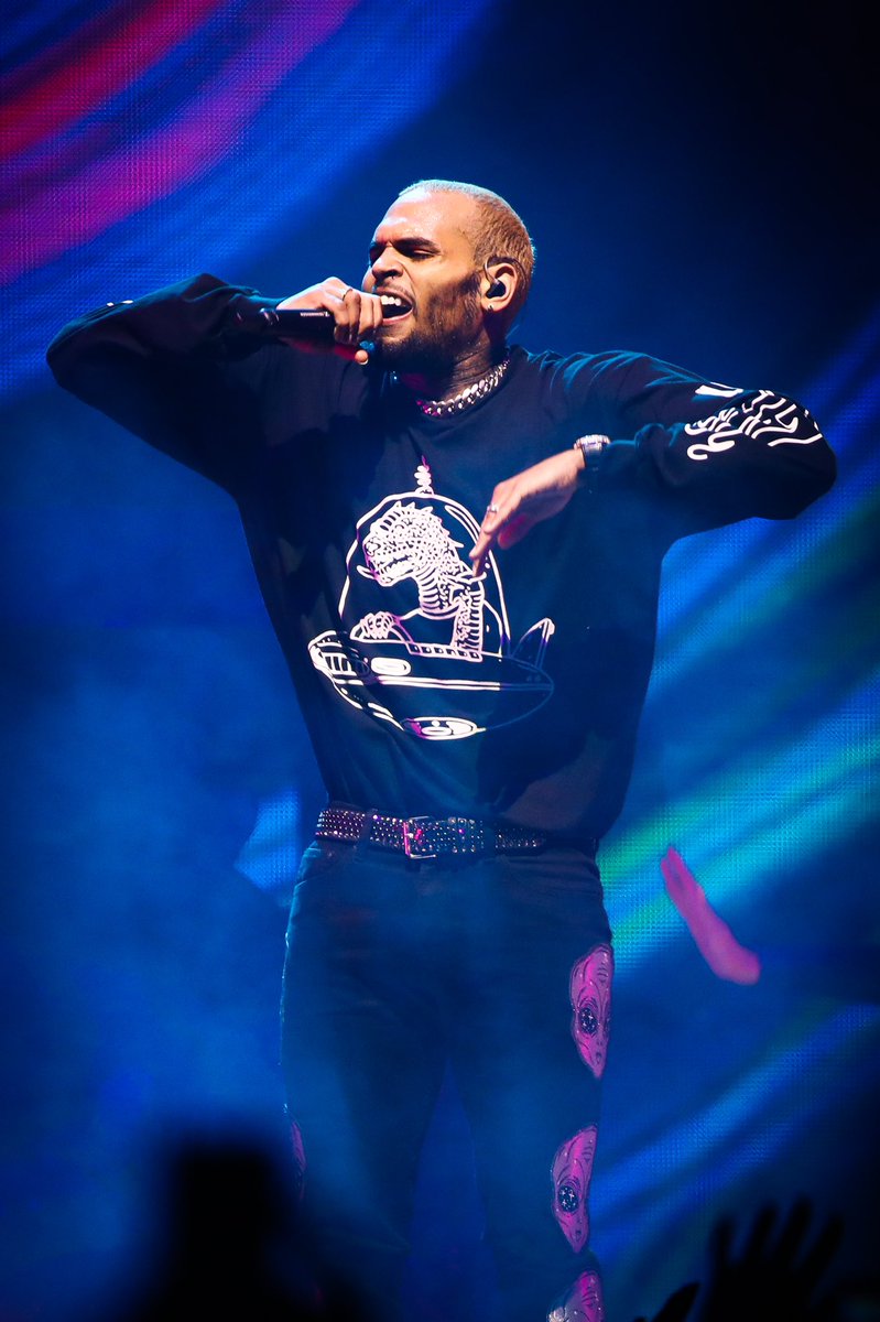 XXL's tweet photo. Happy birthday, @chrisbrown! 🎉

What’s your favorite song of his? https://t.co/KpuAtdYpLq