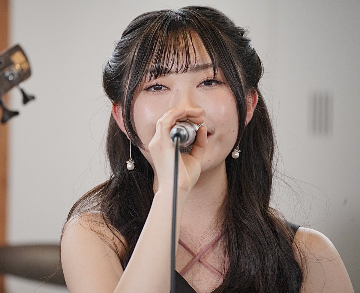 takayukisanya's tweet photo. ♬あの！あの美しいコントラルトを響かせてくれる､佐久間彩加ちゃんです｡
【俺的に､ｿﾌﾟﾗﾉ的よりｱﾙﾄ的な方が好きなので良いのです】
        伊勢佐木町ｸﾛｽｽﾄﾘｰﾄより
#佐久間彩加 #素敵シンガー #感涙を呼ぶシンガー #感動のステージ #utauma https://t.co/1jhbl79Ohn