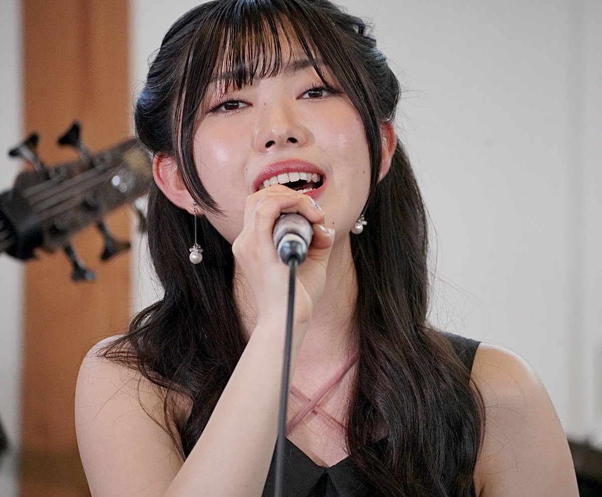 takayukisanya's tweet photo. ♬あの！あの美しいコントラルトを響かせてくれる､佐久間彩加ちゃんです｡
【俺的に､ｿﾌﾟﾗﾉ的よりｱﾙﾄ的な方が好きなので良いのです】
        伊勢佐木町ｸﾛｽｽﾄﾘｰﾄより
#佐久間彩加 #素敵シンガー #感涙を呼ぶシンガー #感動のステージ #utauma https://t.co/1jhbl79Ohn