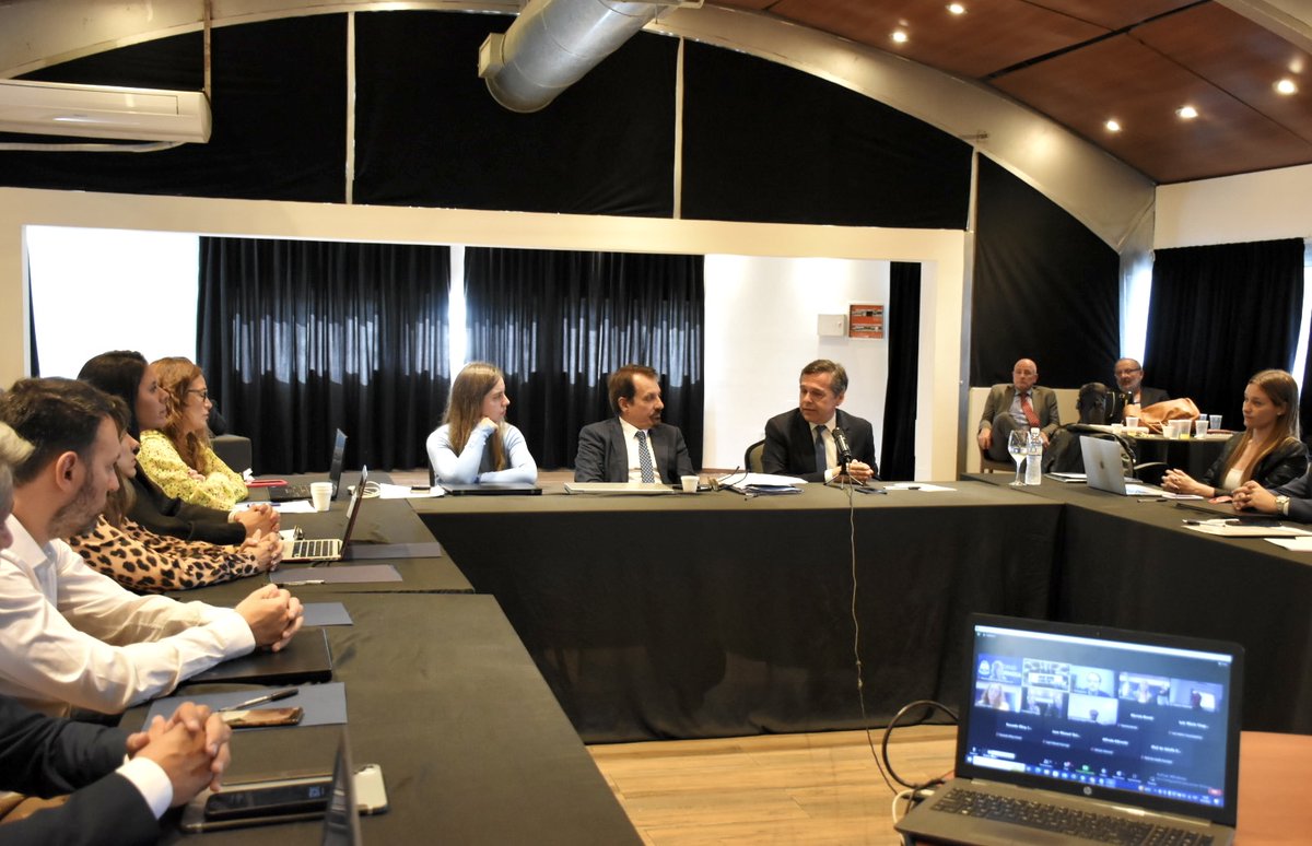 ecovinaarg's tweet photo. En la ciudad de Rosario, Santa Fe, el nuevo presidente Abel de Manuele, encabezó la 5ta sesión del Consejo Directivo del Ente Nacional de Control y Gestión de la Vía Navegable https://t.co/70ndKW7XQO