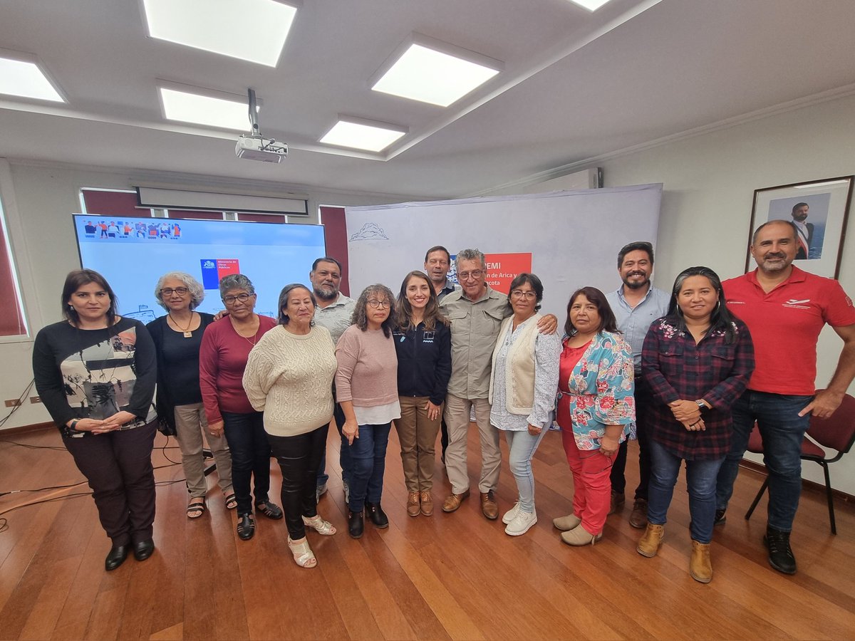 moparica's tweet photo. 🔵Hoy compartimos con nuestro Consejo de la Sociedad Civil #COSOC el pre informe de #CuentaPública donde detallamos  las 👉iniciativas que desarrolló el @mop_chile  durante el 2022, para aportar al desarrollo y crecimiento económico regional.  #Seguimosavanzando #buenvecino https://t.co/GiNPEHbMn1