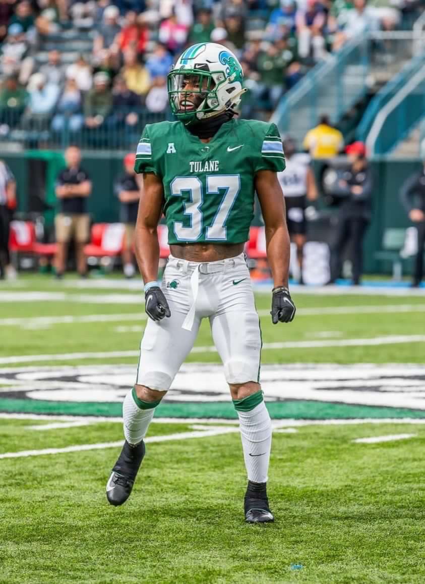 VanzaleH's tweet photo. #AGTG Blessed to receive an offer from Tulane University @JJMcCleskey @scoop1914 @gogetitCmo @supermax100_ @beyond_grind @BHoward_11 @NCEC_Recruiting @Coach_Nance @EastHamFB https://t.co/CIkC9sB1YW