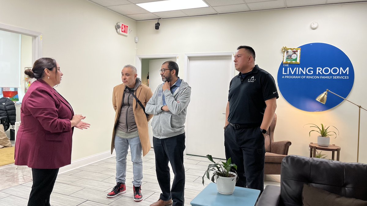 RinconFS's tweet photo. This week, Congresswoman Delia Ramirez, visited Rincon Family Services!
Thank you Congressman Ramirez for your collaboration in support of our communities and the services we provide.
#partnerships #Community #Services #BuildingSpaces #RestoringCommunities https://t.co/5DOhzfrI7G