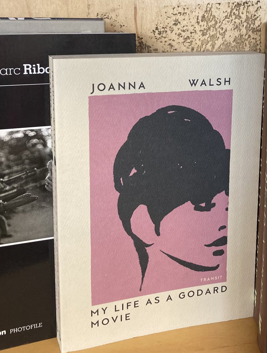 A  Joanna Walsh sighting today  at Pegasus  Books in Oakland , California 
@badaude 
@PegasusBooks