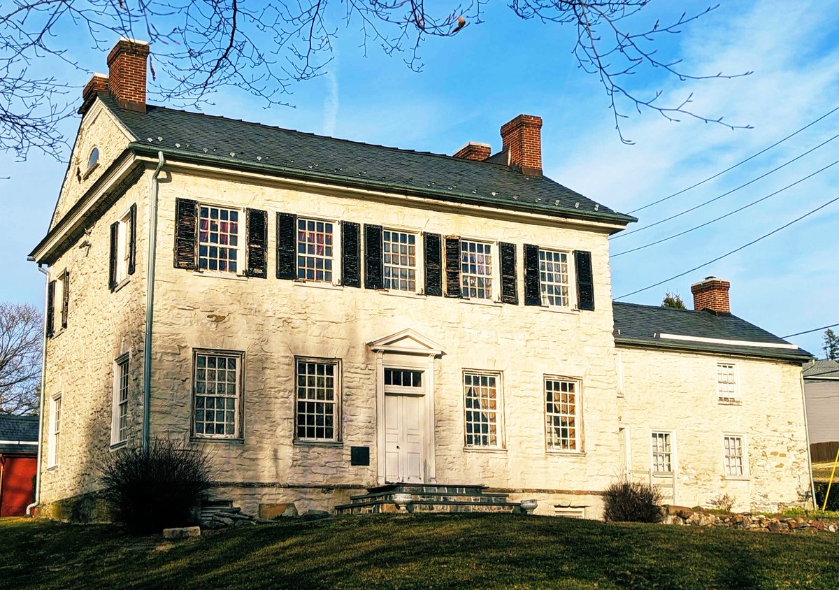 stevegonsalves1's tweet image. Live tweet with us tonight at 9p/e during the all new episode of #GhostHunters! We are investigating the George Taylor Mansion and we had a blast!! Watch on @travelchannel and stream on @discoveryplus! 😀❤️🙌