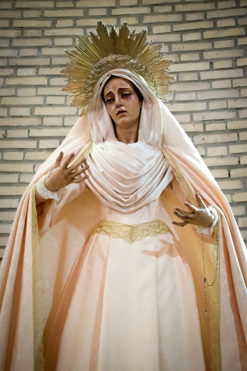 huertomtb's tweet photo. 𝐇𝐄𝐑𝐌𝐀𝐍𝐃𝐀𝐃|
María Stma. de Gracia y Esperanza vestida para el tiempo de #Pascua. https://t.co/5z0RrIUYbQ