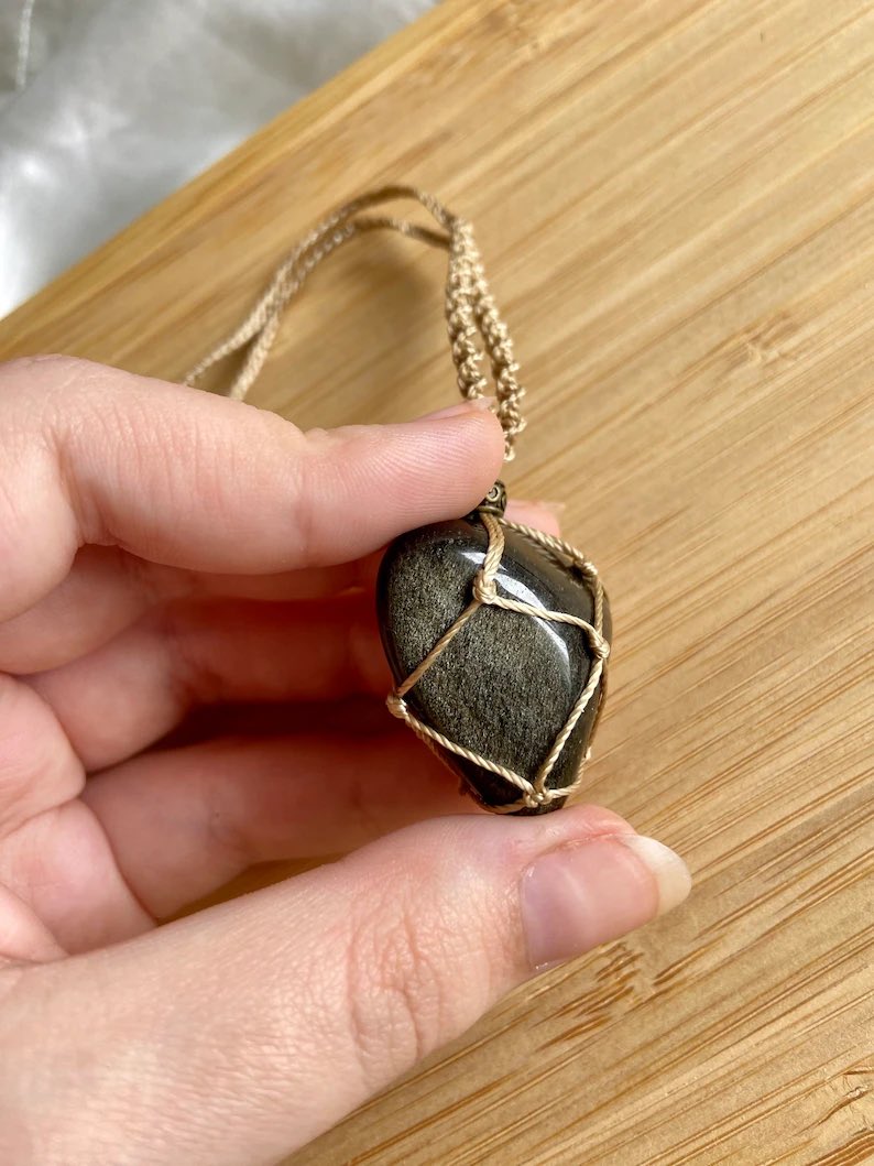look at this gold sheen obsidian I am speechless
she’s gorgeous AND perfect for balance and protection🫣