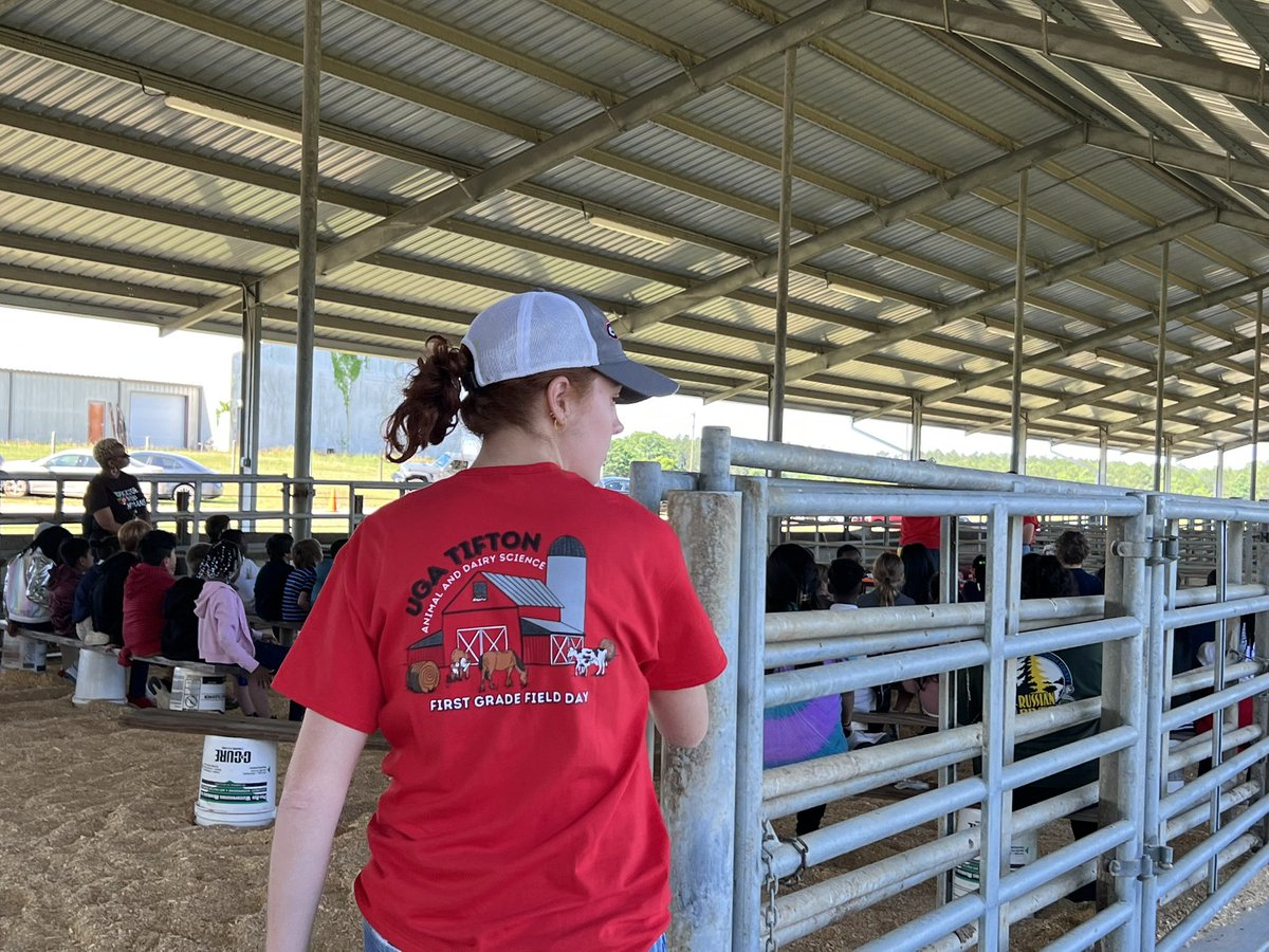 DrJJTuga's tweet photo. Our UGA Tifton Animal and Dairy Science department kicked off the 2023 First Grade Field Day today - for the first time since 2019!  What a great day and way to share about animal agriculture and the ag industry! Who’s ready for day two? #UGABeef #UGACAES #UGATiftonADS https://t.co/5H8UefpWG6