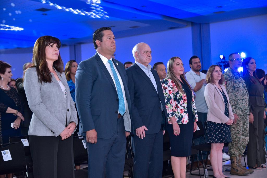 iplanegente's tweet photo. ¡#GTO lo construimos todas y todos!
El Plan Estatal de Desarrollo es el instrumento que marca el rumbo hacía el desarrollo integral de nuestro estado.
Con mucho entusiasmo arrancamos el proceso de actualización, espera noticias de cómo puedes participar.
#CreaFuturo #IplaneGTO https://t.co/k9Xm6mxtFA