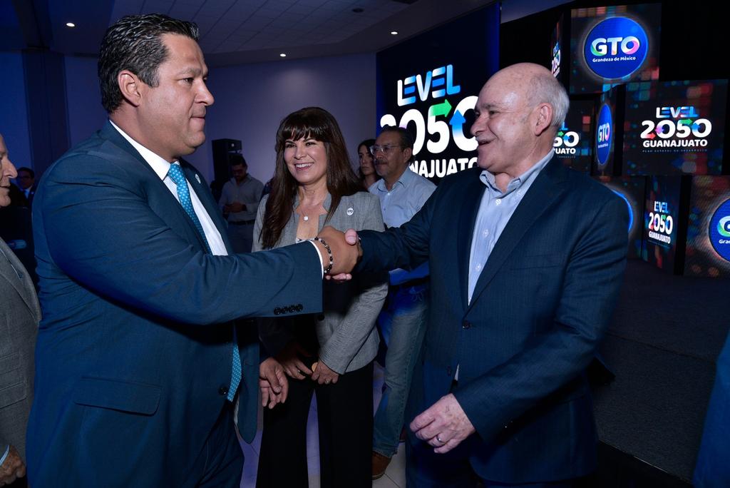 iplanegente's tweet photo. ¡#GTO lo construimos todas y todos!
El Plan Estatal de Desarrollo es el instrumento que marca el rumbo hacía el desarrollo integral de nuestro estado.
Con mucho entusiasmo arrancamos el proceso de actualización, espera noticias de cómo puedes participar.
#CreaFuturo #IplaneGTO https://t.co/k9Xm6mxtFA