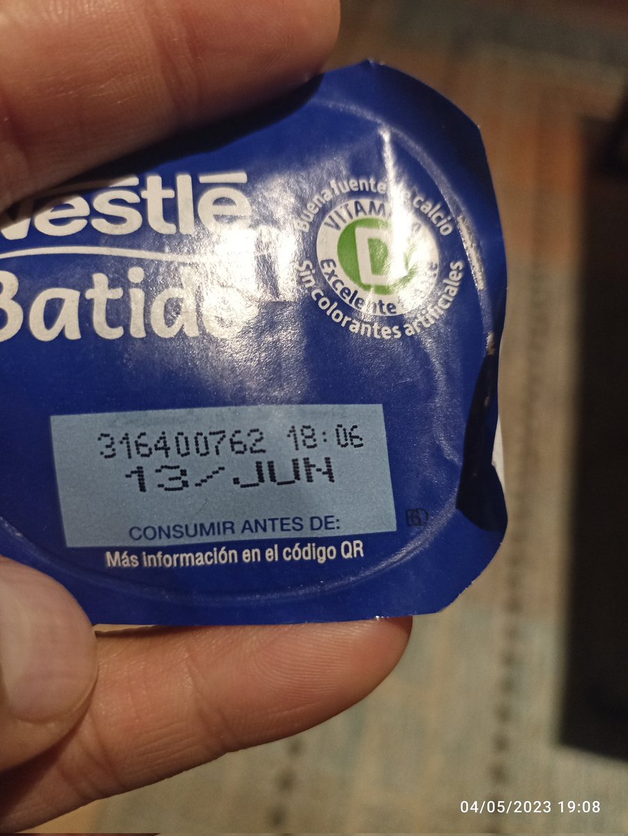 oaleaceve's tweet photo. @NestleCL llevo media docena de yoghurt comprados en el supermercado, dónde mi hija emocionada ha intentado ingresar en la promoción y está ni siquiera la deja ingresar los datos por qué dice que el código está malo! Pésimo que le entreguen este tipo de mensajes a los niños https://t.co/BUTvxGCShi