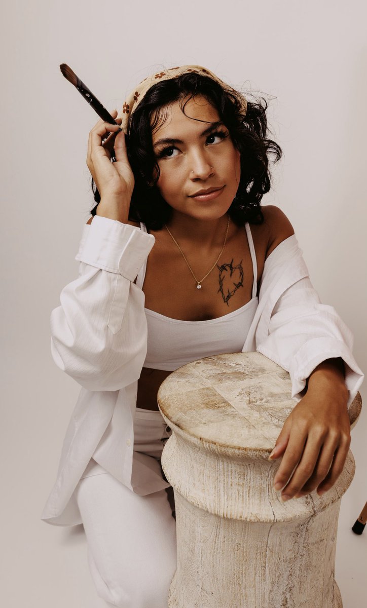lossofcolor's tweet photo. I’m Lina I’m a multi media artist💕and I’m ready to share my life and my art on Twitter :) #femaleartist https://t.co/kveWy4lEJY