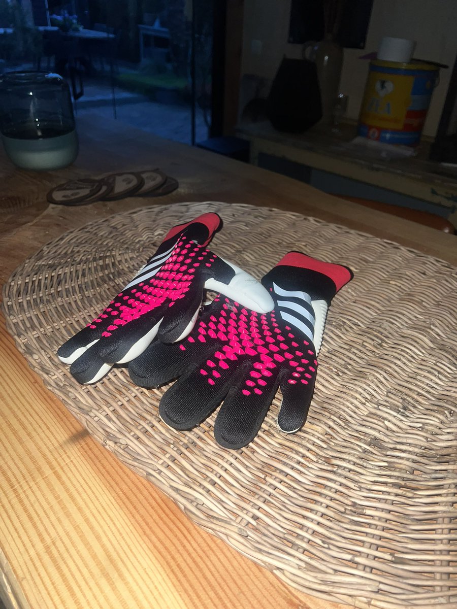 Voetballen tegen m’n grote liefde Kozakken Boys voelt echt een stuk beter als bekken met één van m’n exen denk ik 😂🙈😂🍀⚽️🍺