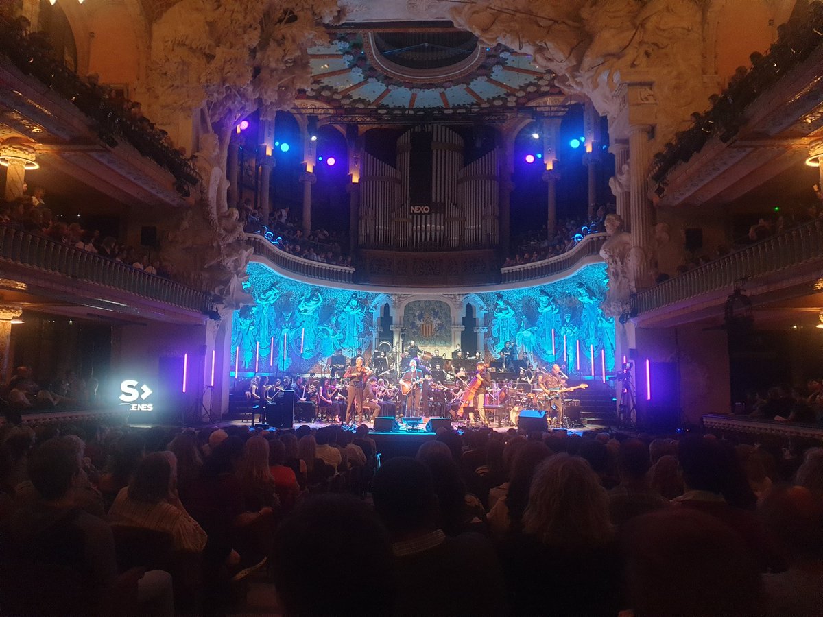 jsantasusagna's tweet photo. "L'hòstia més forta està feta de por, i d'allò de tenir els peus a terra"
@blaumut  // @JOSBorquestra
@palaumusicacat https://t.co/F8fa5BLUK4