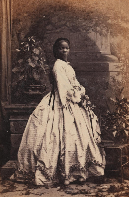 s_raughley's tweet photo. 🔊 Book deal announcement! 

The Queen's Spade ♠️ is coming 2025

Featuring:
♠️ A machiavellian African princess 
♠️ Blood &amp; Revenge
♠️ Spicy relations
♠️ Court Intrigue in 19th British Society 

2025. Get ready. @harperteen @onceADDAI @Natalie_Lakosil https://t.co/USFidAAFDw