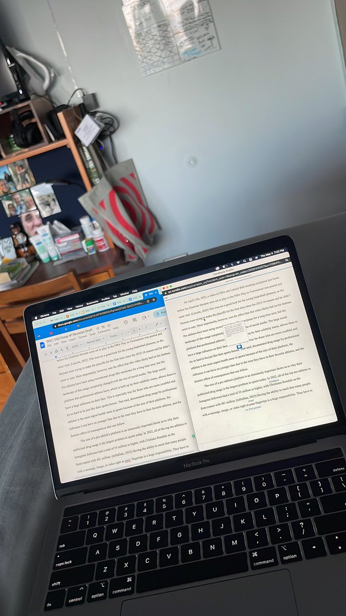 CalvinHofstraU's tweet photo. Less than two weeks left in the semester and a lot of work still to do… summer can’t come soon enough! #HofstraUniversity #NeedSummerNow #twitterproject @BurkeHofstra https://t.co/5m2AnYdUlN