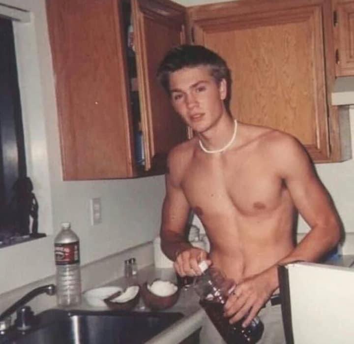 imma tell my kids this was my first white boyfriend