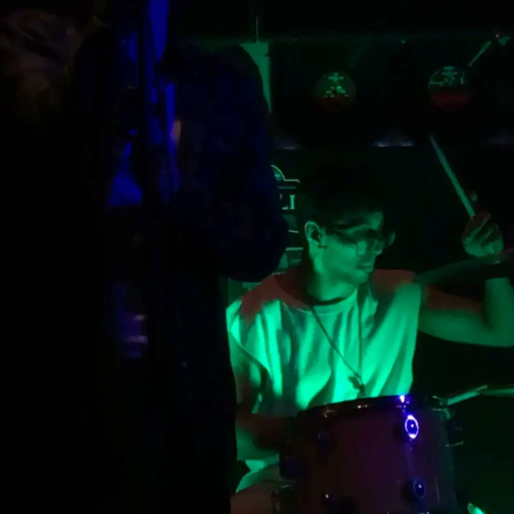 OsExtintos's tweet photo. Obrigado a todos vocês que estiverem presentes nesse show inesquecível!! A energia surreal de vocês é o que faz tudo isso se tornar possível ❤ https://t.co/4CXNXIRl1z