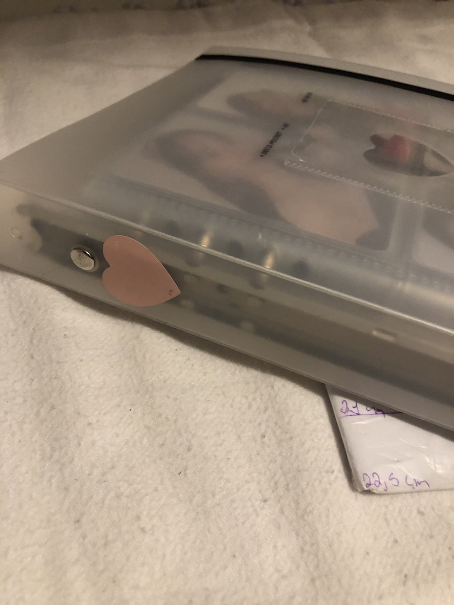 chaecollector_'s tweet photo. — Venda vendo 
• binder a5
::. com 6 folhas de 4 bolsos, 2 de 1 bolso e 4 de 2 bolsos

— totalizando 12 folhas 
• *por 65 + frete nacional* (não é caro) https://t.co/ILV47QcpIA