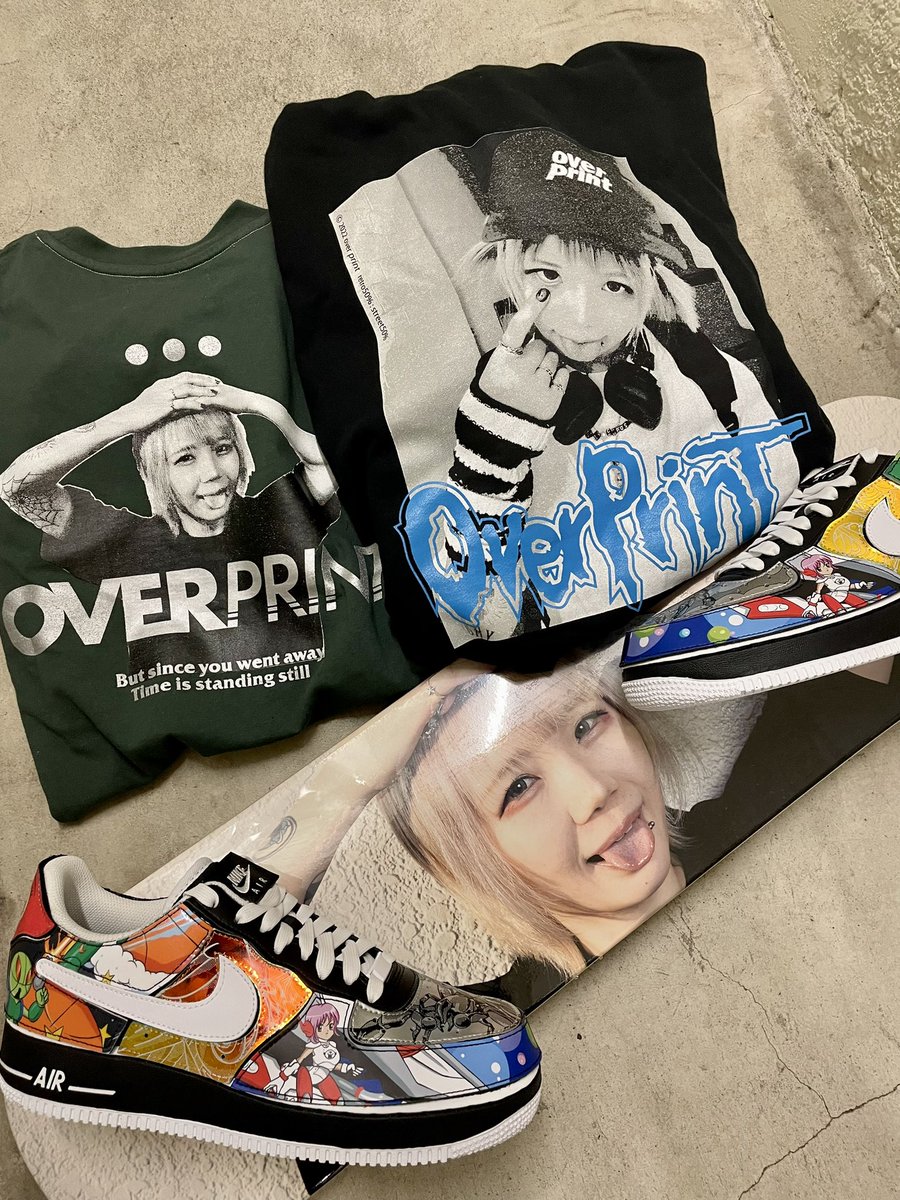 kamitora125's tweet photo. 5月4日 「私的A様SET Ver beh」
普段から敬愛しております
aki様のoverprint関係が揃いました👍
(ベロ出しで統一)
#overprint
#overofficial
#オーバープリント
#NIKE
#YESNIKE
#AIRFORCE1
@overofficial1 https://t.co/y9y7hcqH8T