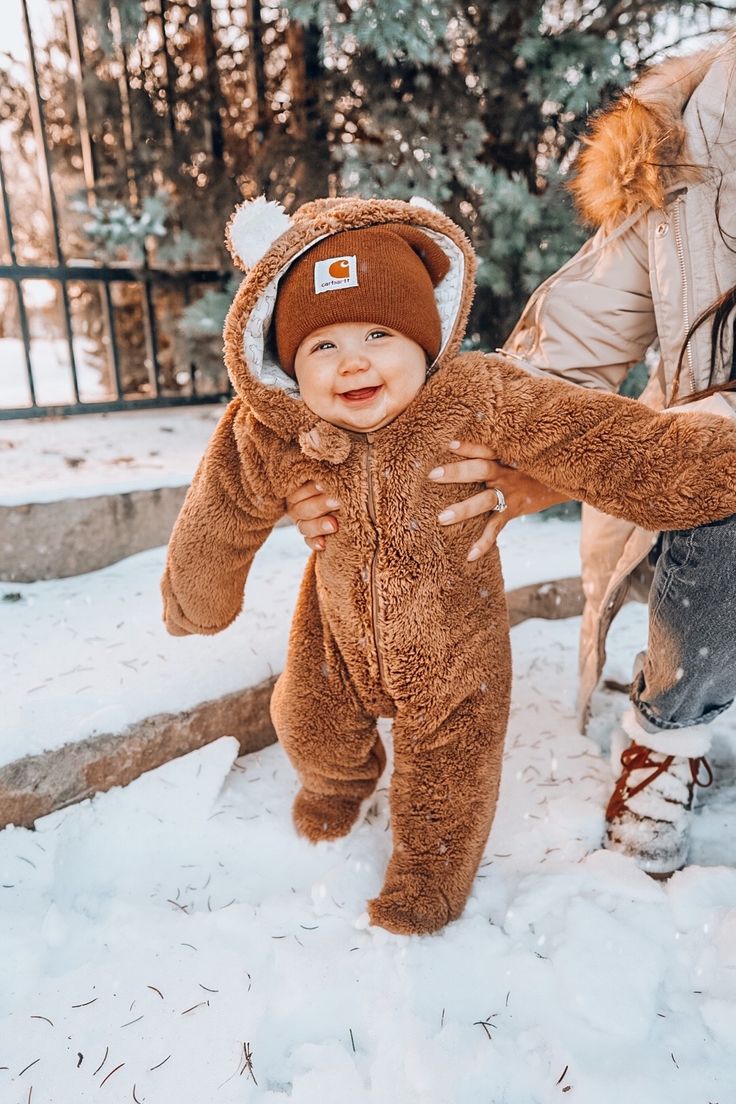 KimberleyHartRp's tweet photo. Old memories of @JJ_Oliver10  when a baby
 His dad makes a face  to make a smile he love playing in snow https://t.co/byU6R0clsE