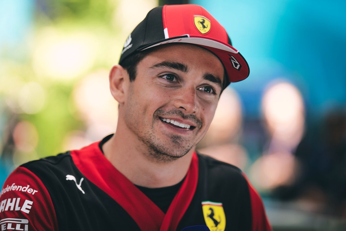 ScuderiaFerrari's tweet photo. Miami Thursdays 📸

#MiamiGP 🇺🇸