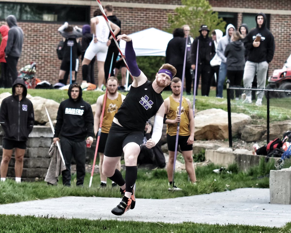 🚨OAC CHAMPION🚨
A busy day for Drake Willenborg as he picks up the win in the discus with a throw of 158-feet 6-inches! #GoMountGo
