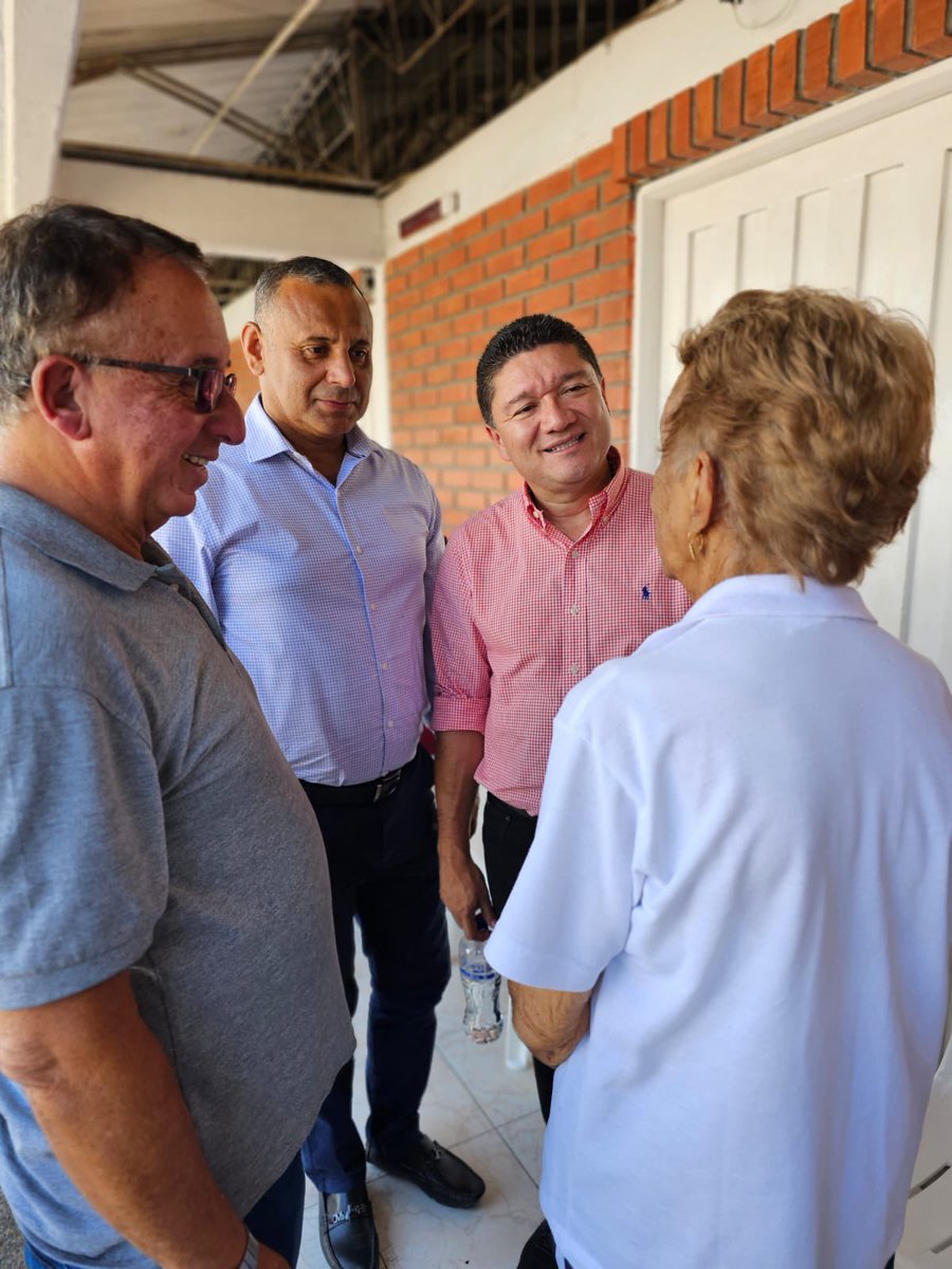 JorgeR_Parra's tweet photo. Porque esta es la oportunidad para reafirmar el valor que tiene la confianza y el apoyo que nos dan todos ustedes. ¡GRACIAS! 🙏🏻🧡 

@jhonnatandoncel @luzpapao 

#EspaciosDeUnión #Confianza  #Parra https://t.co/EUsRjDUzsc