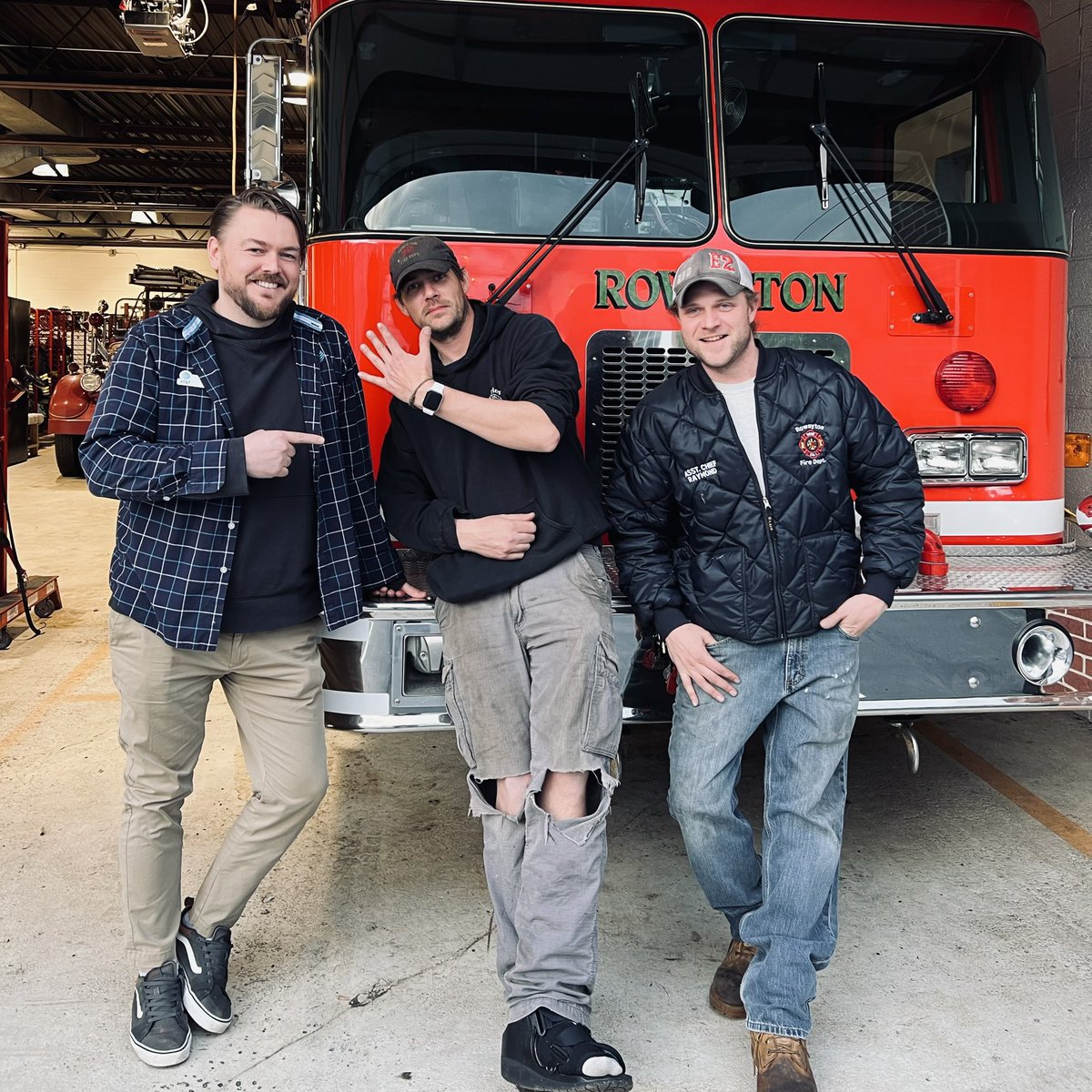 juanct1123's tweet photo. Team CT AVE showing love to Rowayton FD on International Firefighters Day! 👨‍🚒🚒 @jakefrom___ and I closed some FN and can’t wait to come back! @FirstNet @D_Zargos @emilywiper @firas_smadi #OurNE #LifeAtATT #FirstResponders #InternationalFirefightersDay https://t.co/mF6nD2oBia