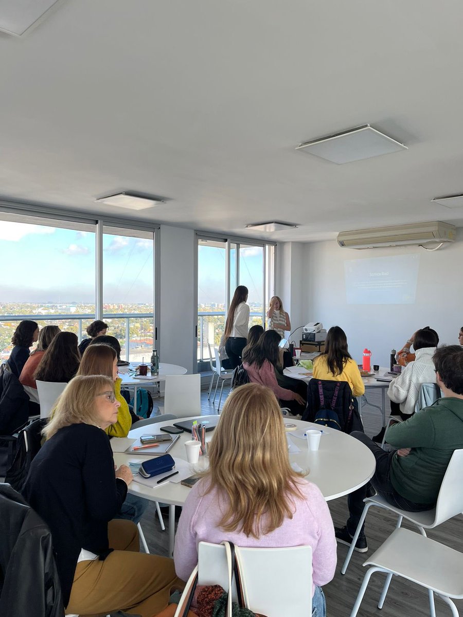 AgusblancoE's tweet photo. Muy @redsomosred  Una gran cultura de equipo, colaboración e innovación. En pleno crecimiento y expansión #EdTech https://t.co/hVadSexZG4