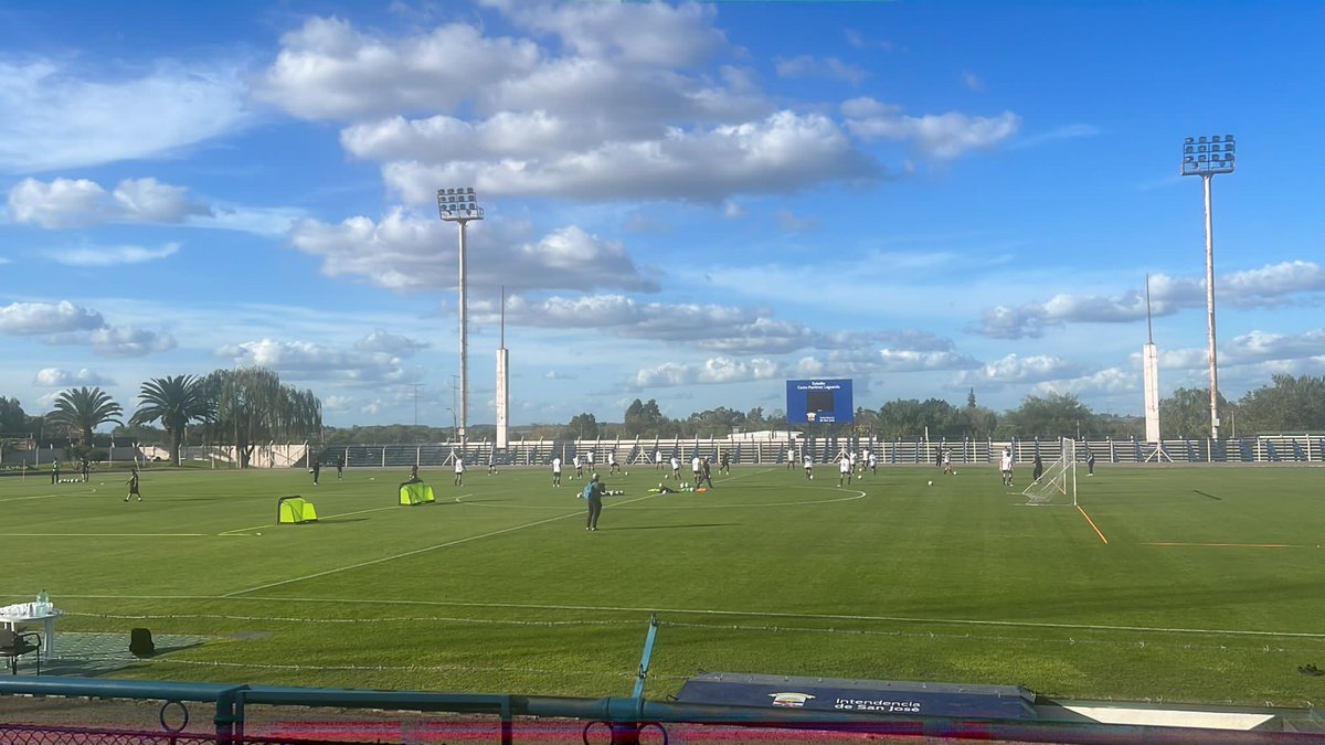 deportesanjose's tweet photo. En San José, la @AUFOficial y @OFIUruguay están  realizando un Campus de Fútbol Sub 15 de la región Interior Sur. Las sedes son el Estadio de Fútbol Infantil y el Estadio Casto Martínez Laguarda. https://t.co/awPPBQLafC