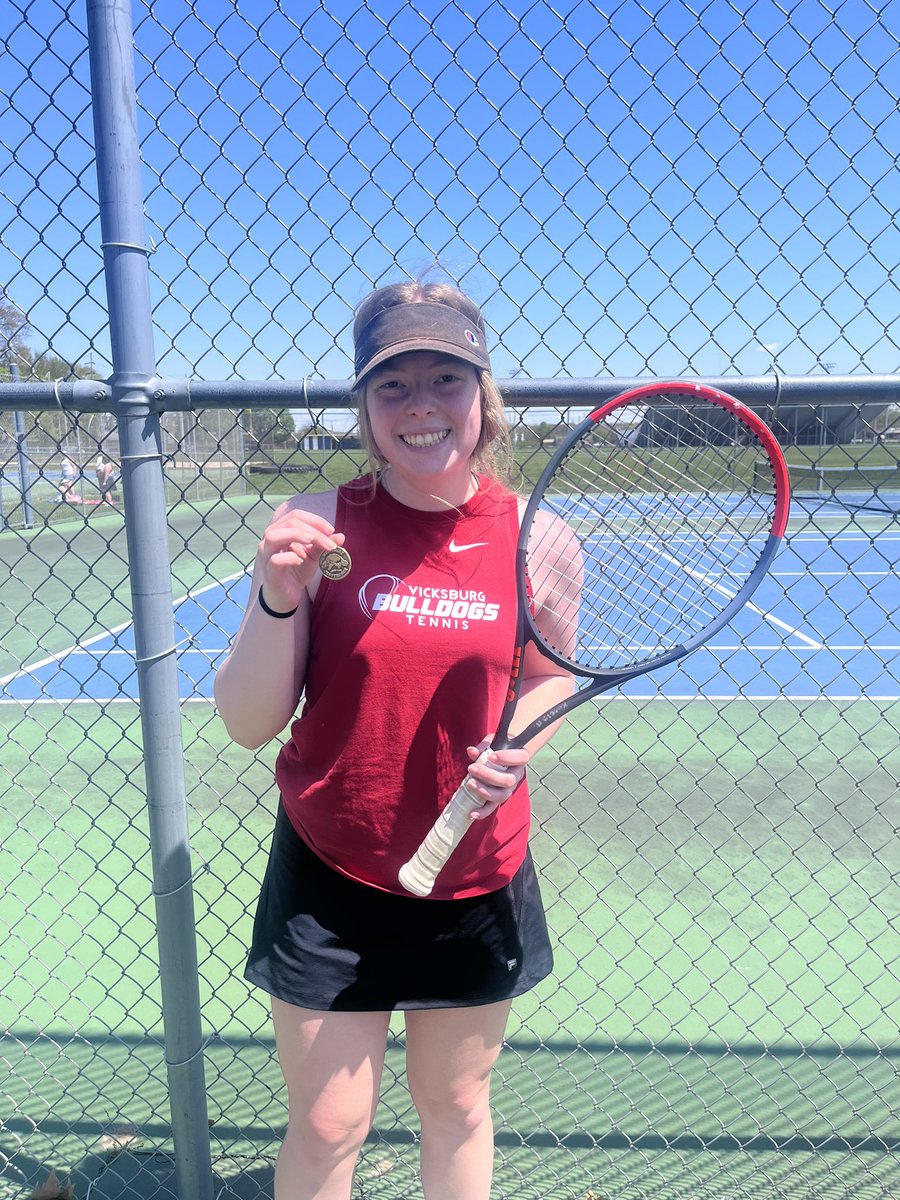 nfoley21's tweet photo. JV had a nice showing today at the JV Conference championship. We had 6 of our 8 flights reach the championship.
1S: Kately McClish (Champion)
2S: Dana Lockwood (Champion)
3S: Bridget Webber (Champion)
4S: Faith Smith (Champion)
3D: Hannah Moyer/ Olivia Sturgis (Champions) https://t.co/K4QL7nTMjS