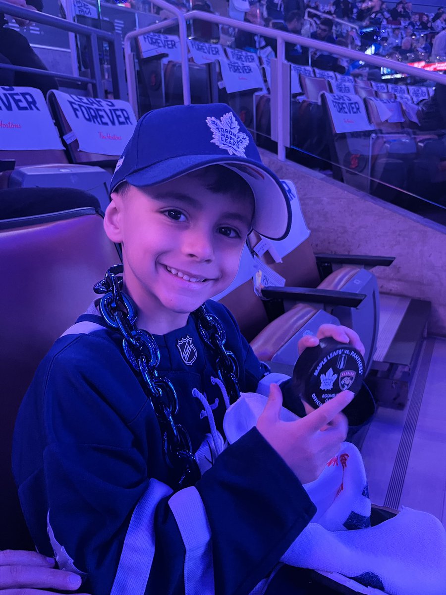 Laura & Jos tweet media