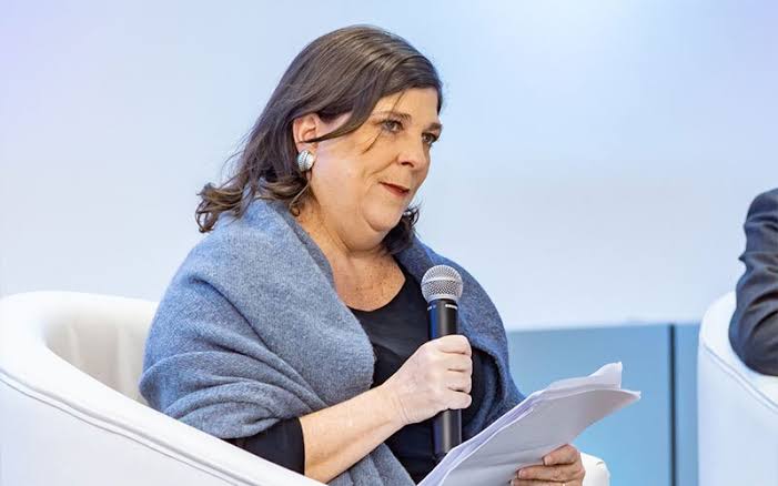 Resolvamos está duda civilizadamente. ¿Quién es mejor periodista?

RT 🔄. Claudia Toro
Fav ❤️. Rosa María Palacios