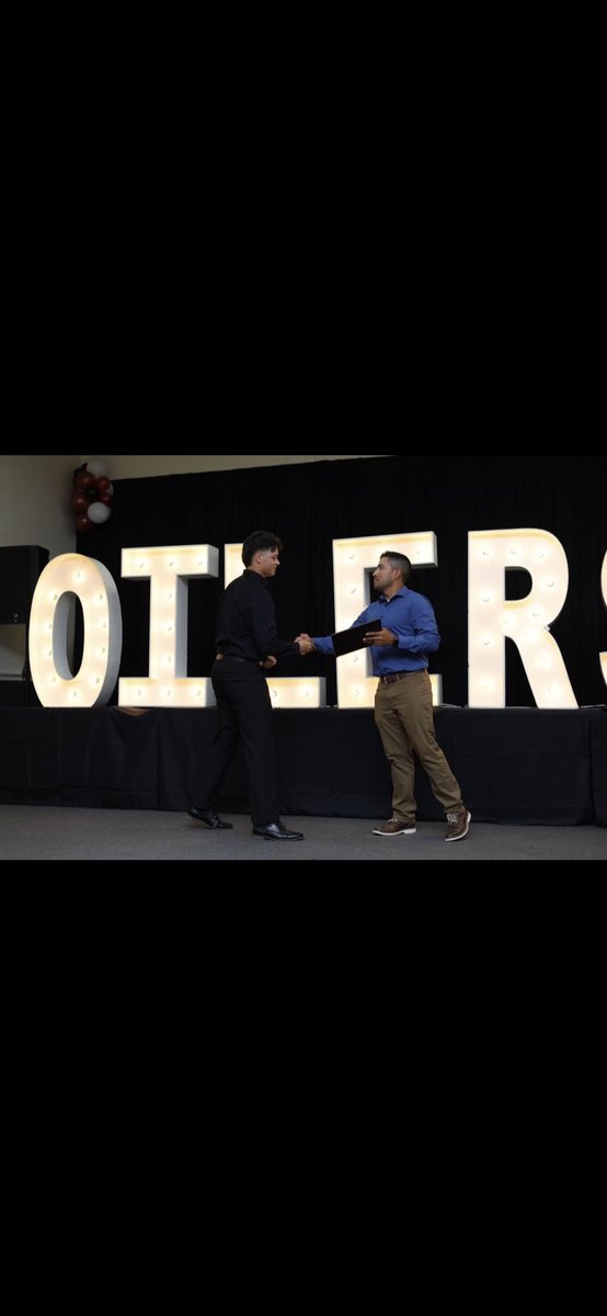 justinogle tweet media