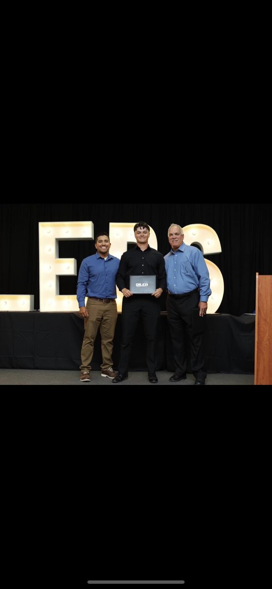 justinogle tweet media