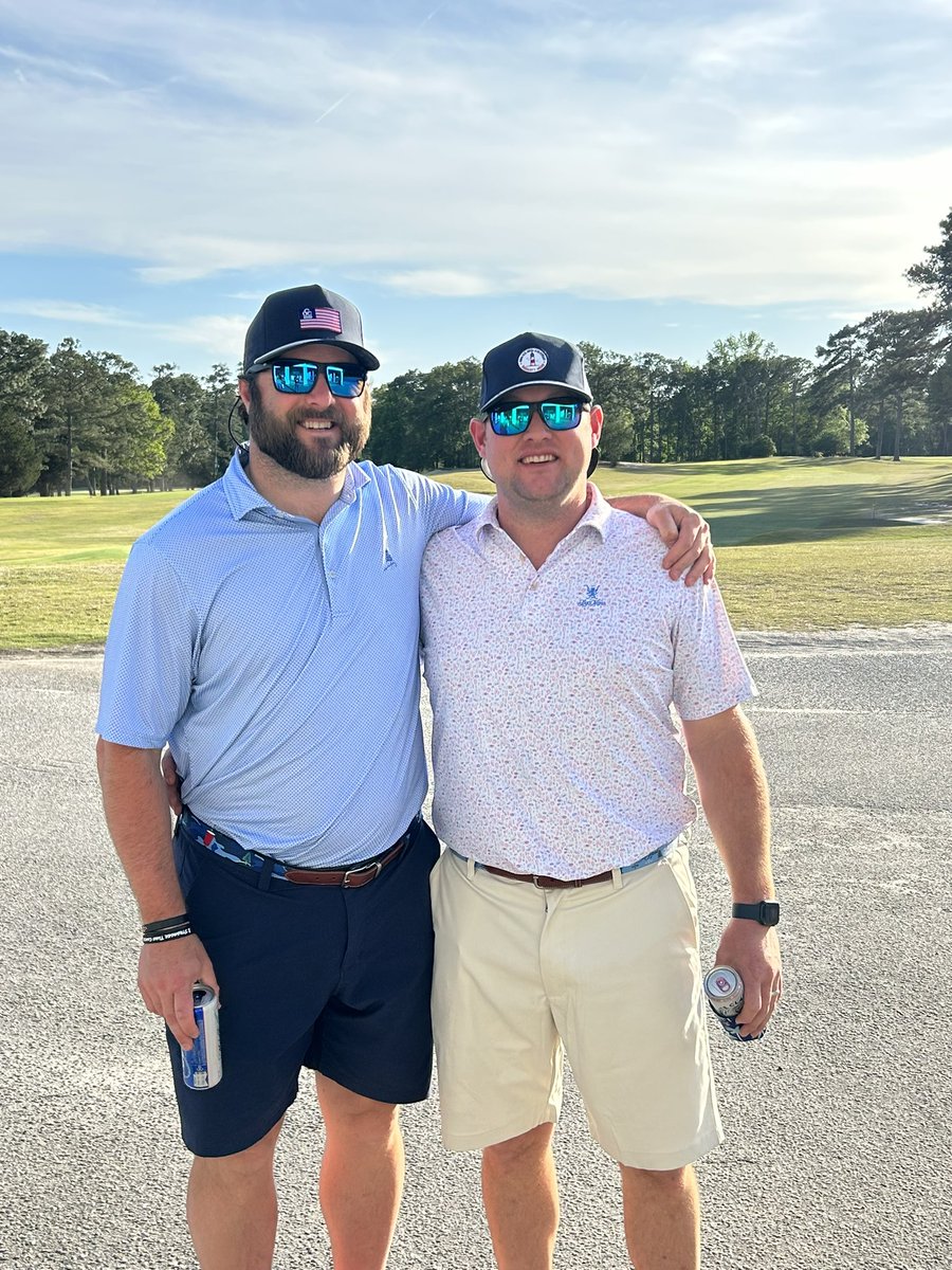CGAgolf1909's tweet photo. Current co-leaders Justin Gupton / Kyle Davis and Davis / Grayson Wotnosky sit at -7 through 1️⃣ round of the 72nd Carolinas Four-Ball Championship from @CamdenClubSC 

Round 1 results: https://t.co/8PV1Ko9u1g https://t.co/bsa9ug2Vro