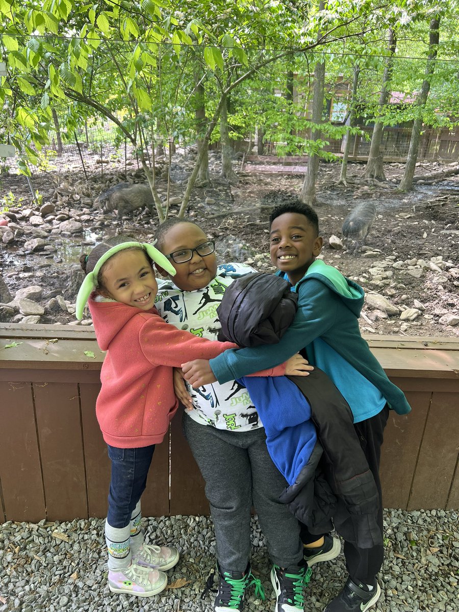 First grade had the BEST day at the Catoctain Zoo today! Beautiful weathers, lots of smiles, and memories to last forever ❤️